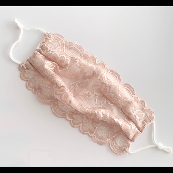 Blush Lace Mask Cover + BONUS white cotton mask - Picture 2 of 7